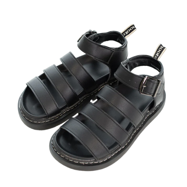 Flache Römersandalen mit Riemenschnalle
