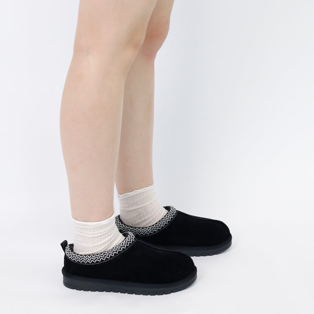 2409 Geflochtene Slipper